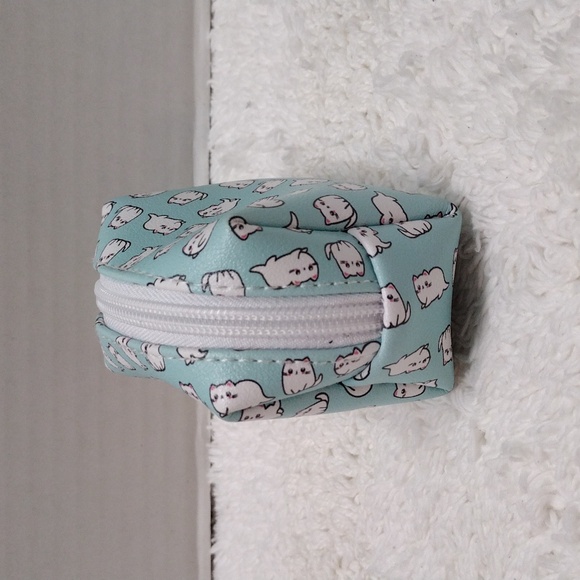 Animal Print Light Green Keychain Small Pouch - Picture 4 of 7